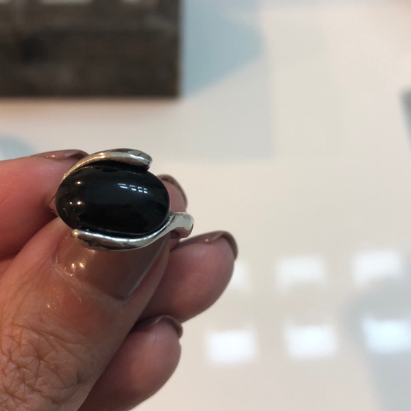 Ring - Picture 3 of 8